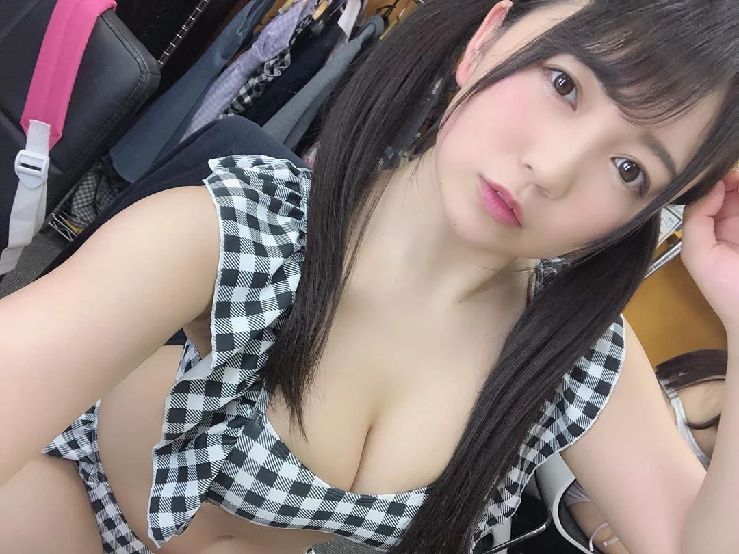  肉感美少女能美真奈 乳量超丰沛....兇狠又霸气！ 第11张