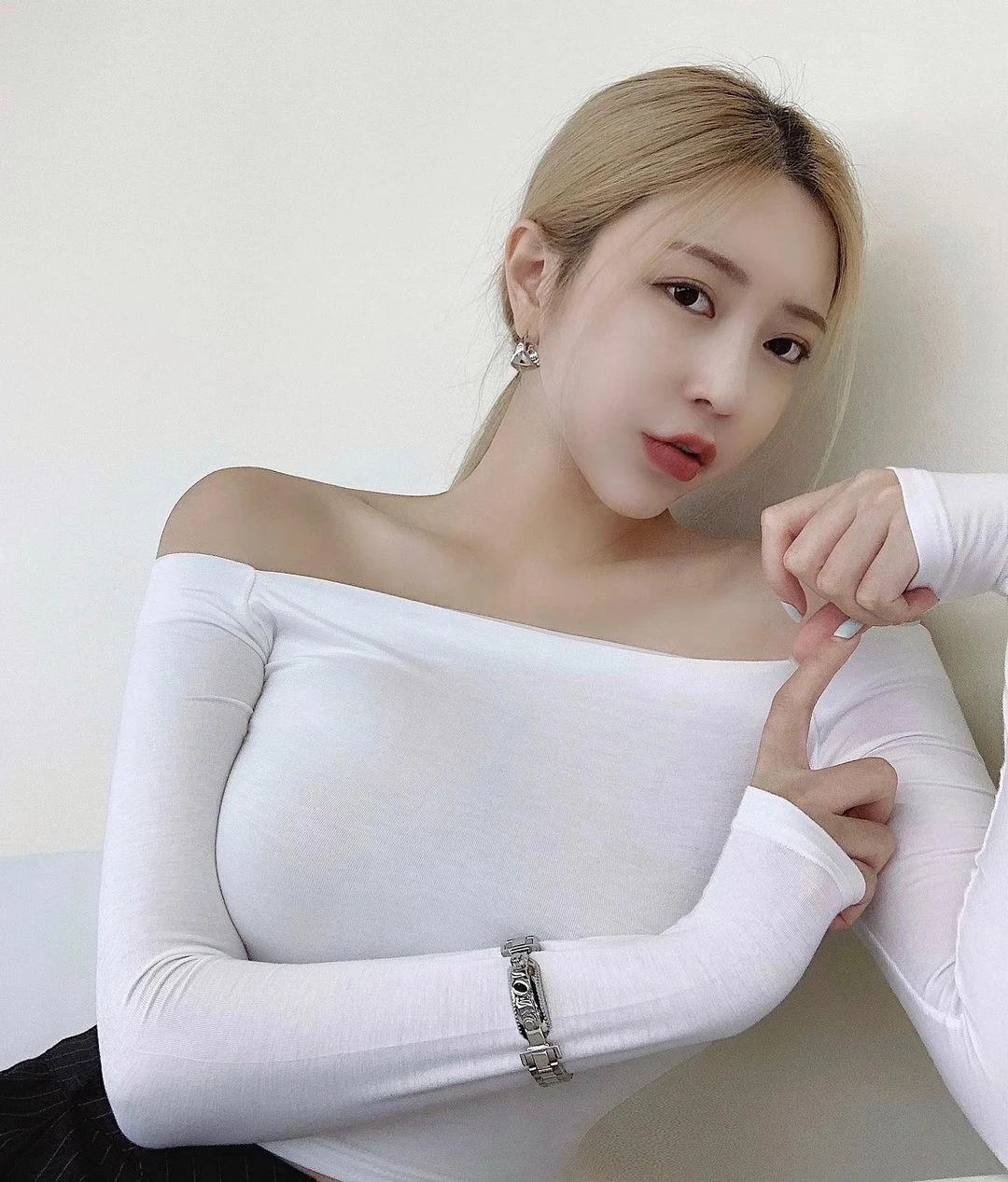  최소미 胸前竟超雄伟 让人看得目不转睛 第14张