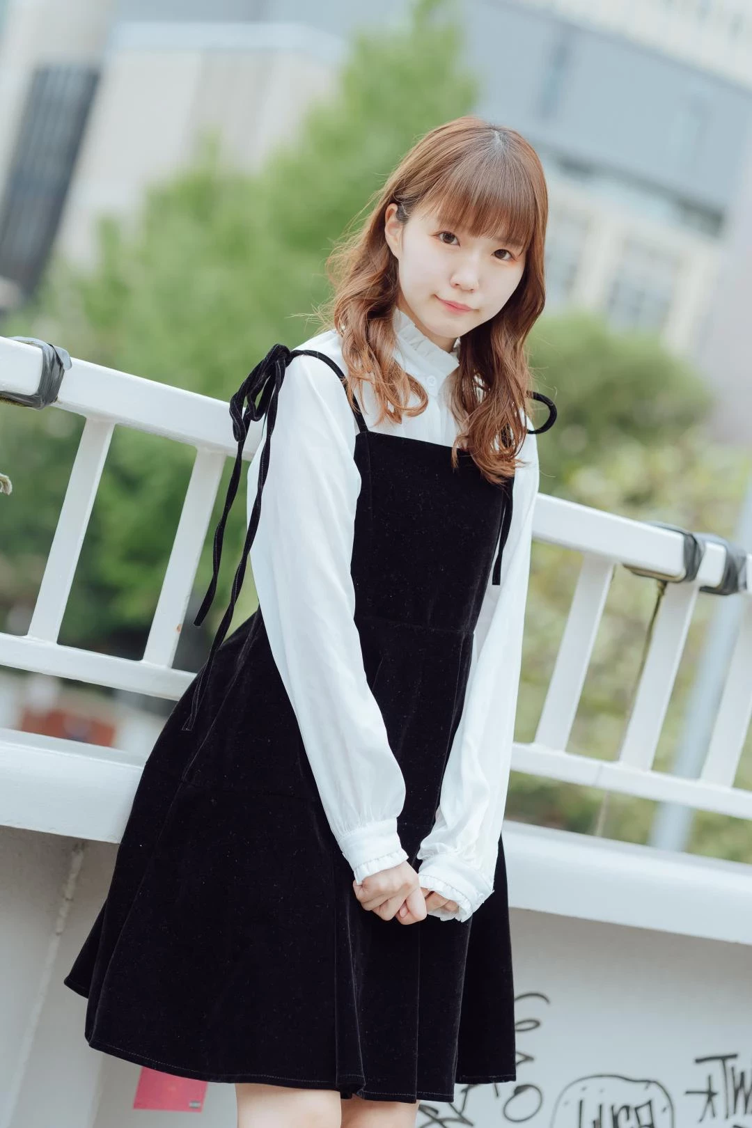  伊関あみ 樱花妹可爱脸蛋一眼看了沦陷 第3张