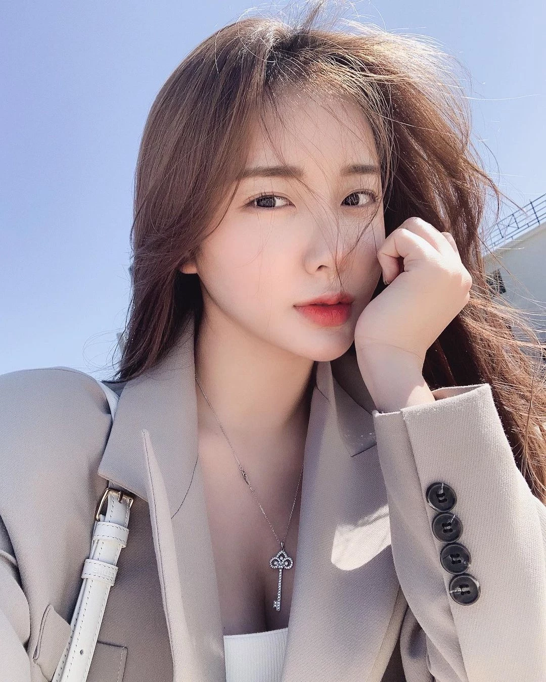  韩国火辣正妹느루아 身材发育很饱满.... 真的优质 第4张