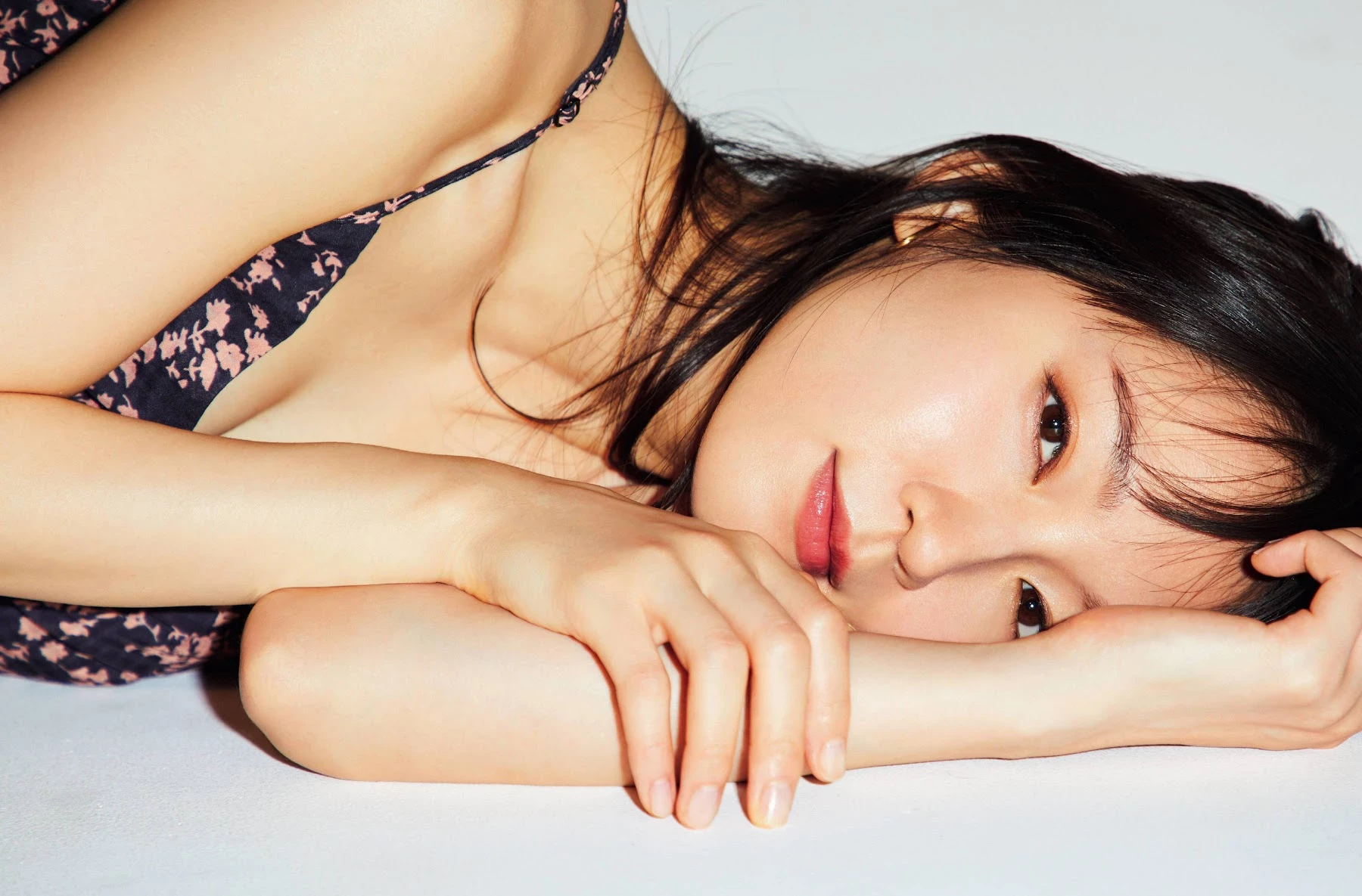  吉冈里帆 大胆诱惑性感写真 「颜值+身材」堪称极品！ 第3张