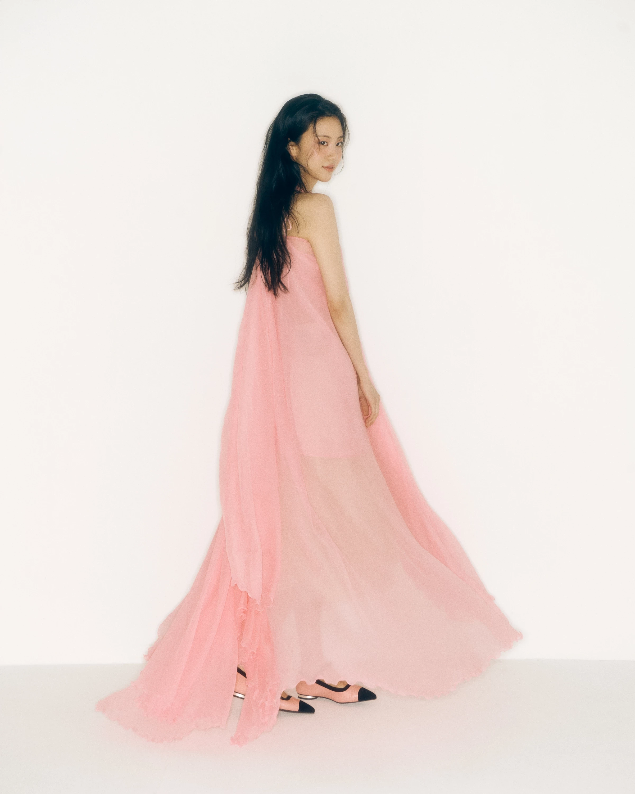  홍화연(Hong Hwa-yeon) 데이즈드 2025 5월호 화보 第3张