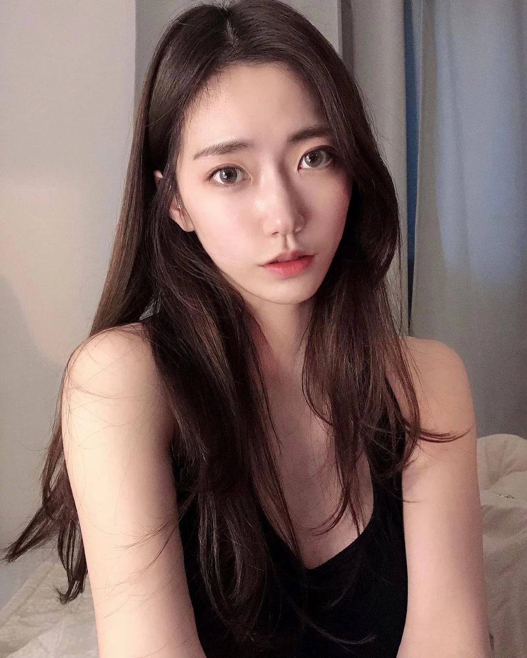  韩国妹아라 白白重重的乳量招来好多讚啊! 第8张