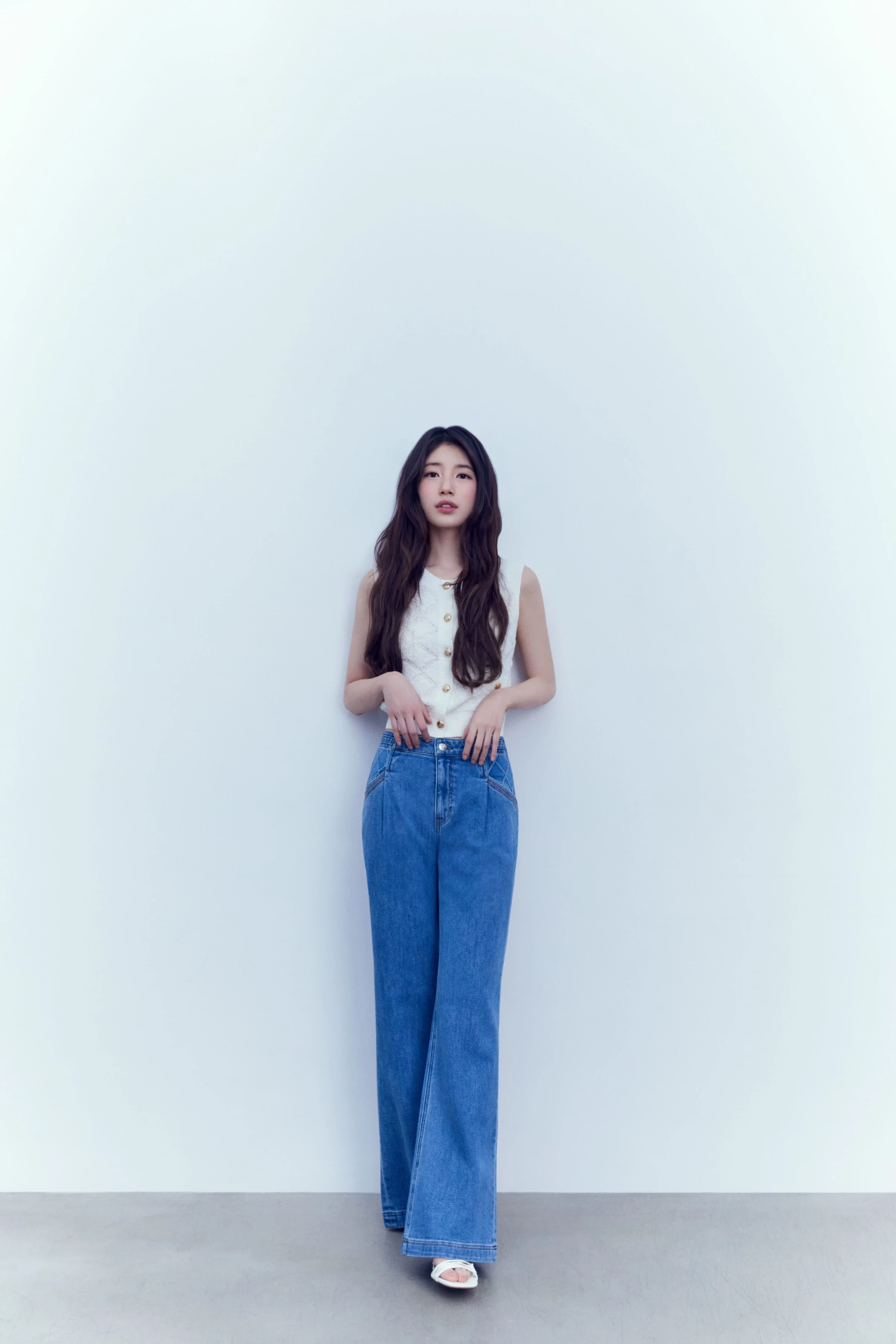  수지(SUZY) 게스 25SS 컬렉션 화보② 第15张