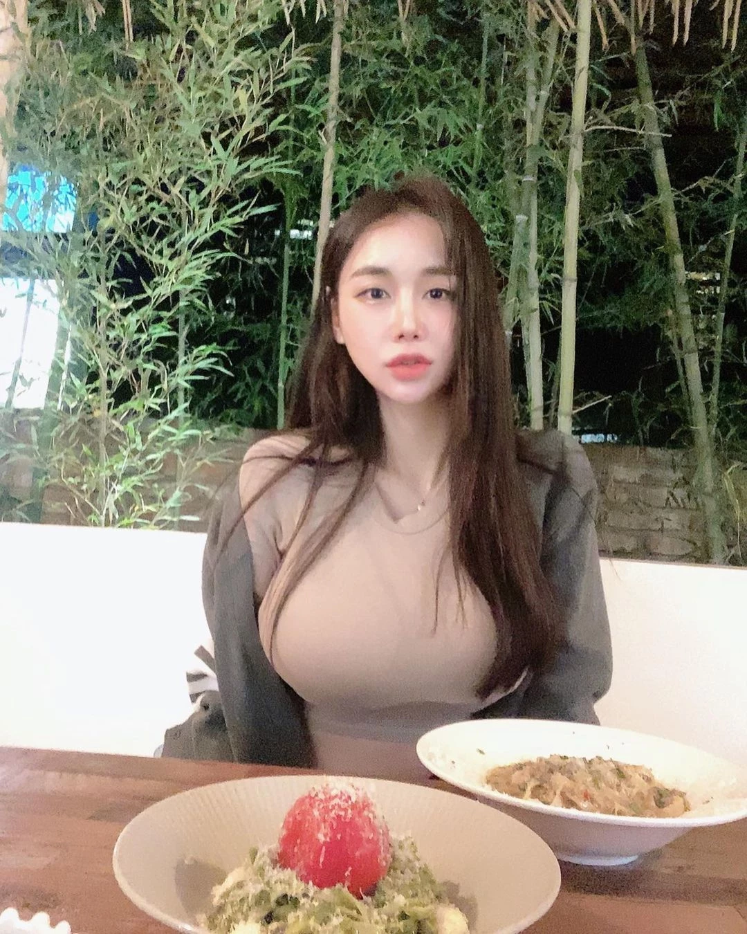  韩国超杀女神캔디슬 前凸后翘的火辣身材可谓极品 第2张