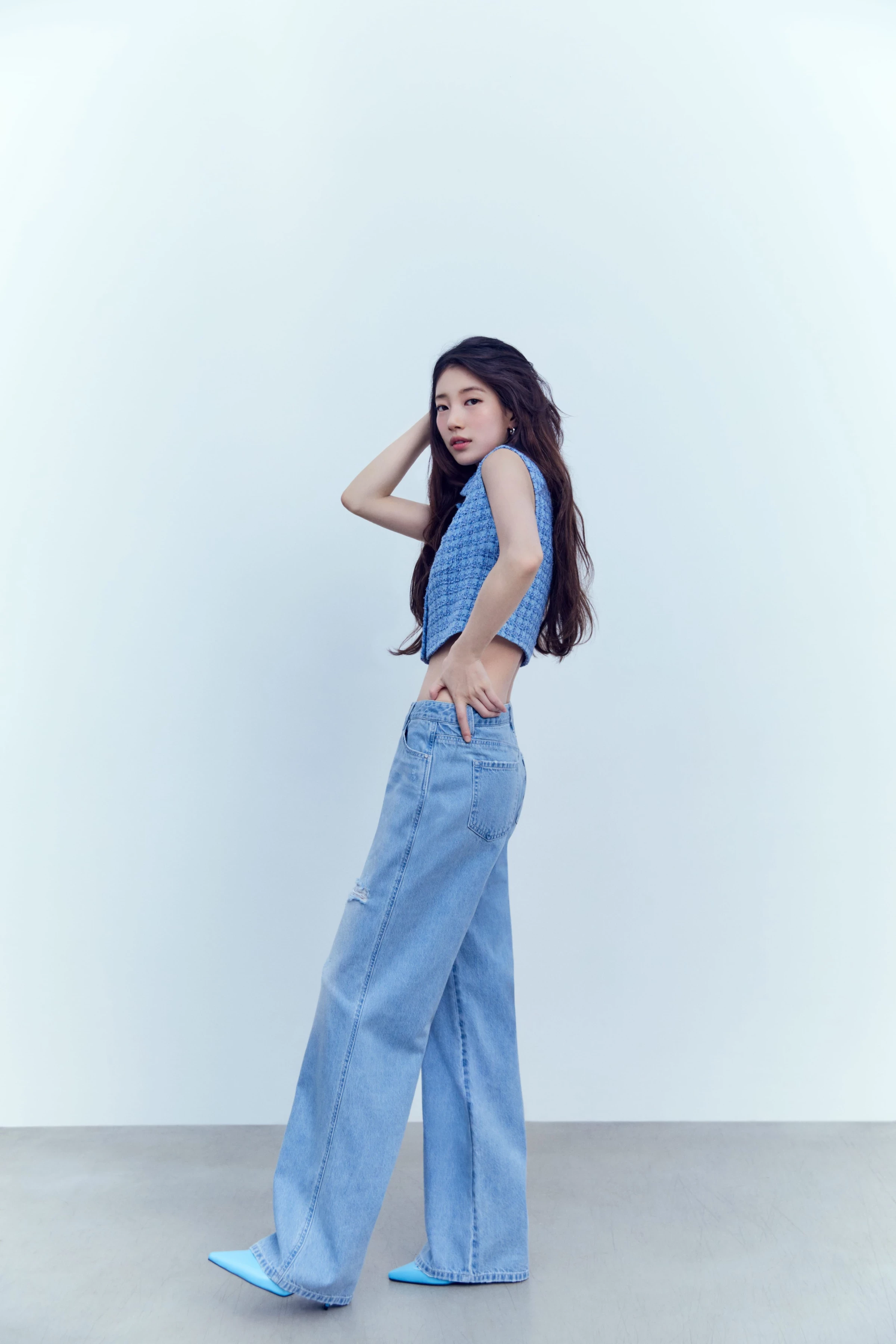  수지(SUZY) 게스 25SS 컬렉션 화보② 第10张