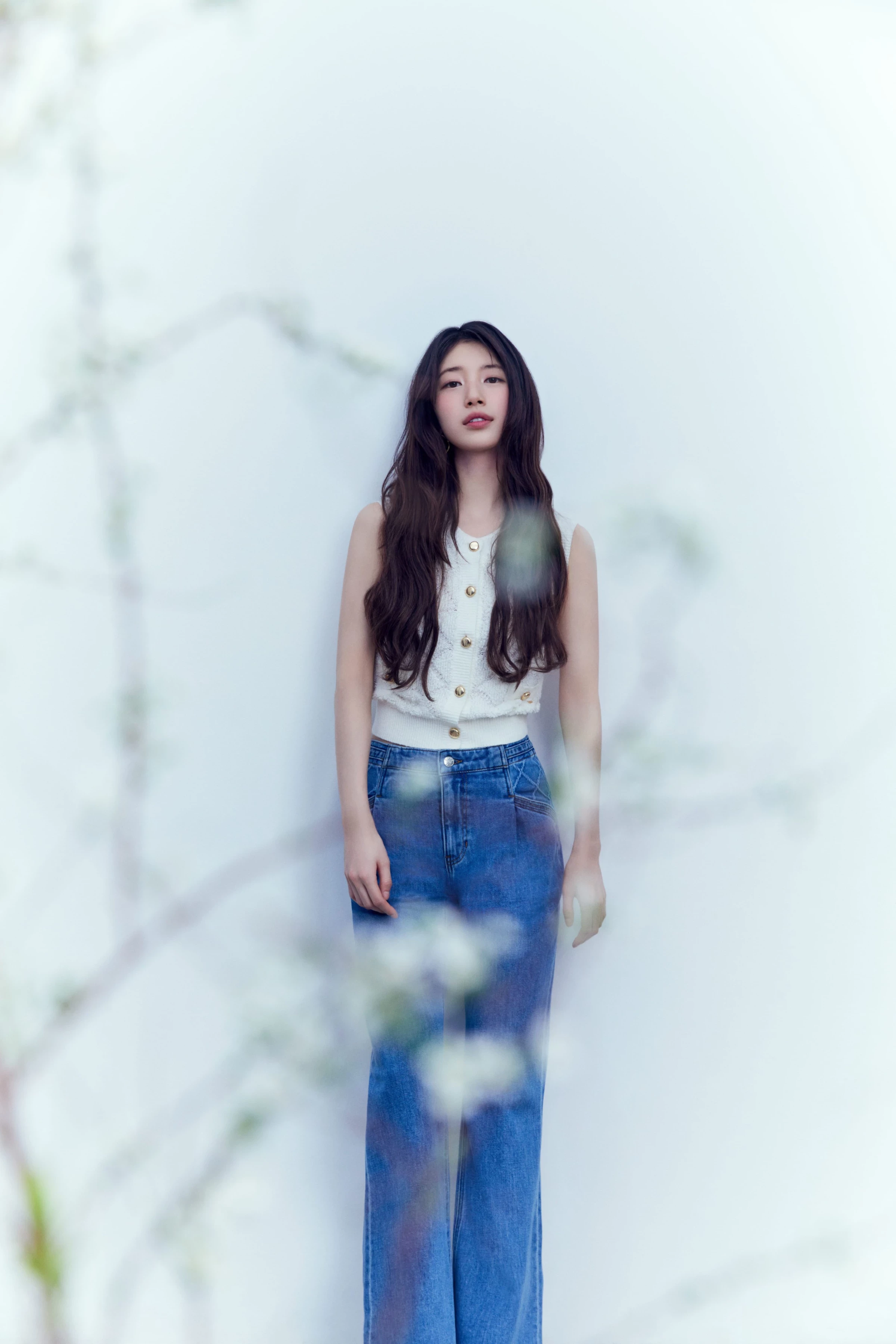  수지(SUZY) 게스 25SS 컬렉션 화보② 第2张