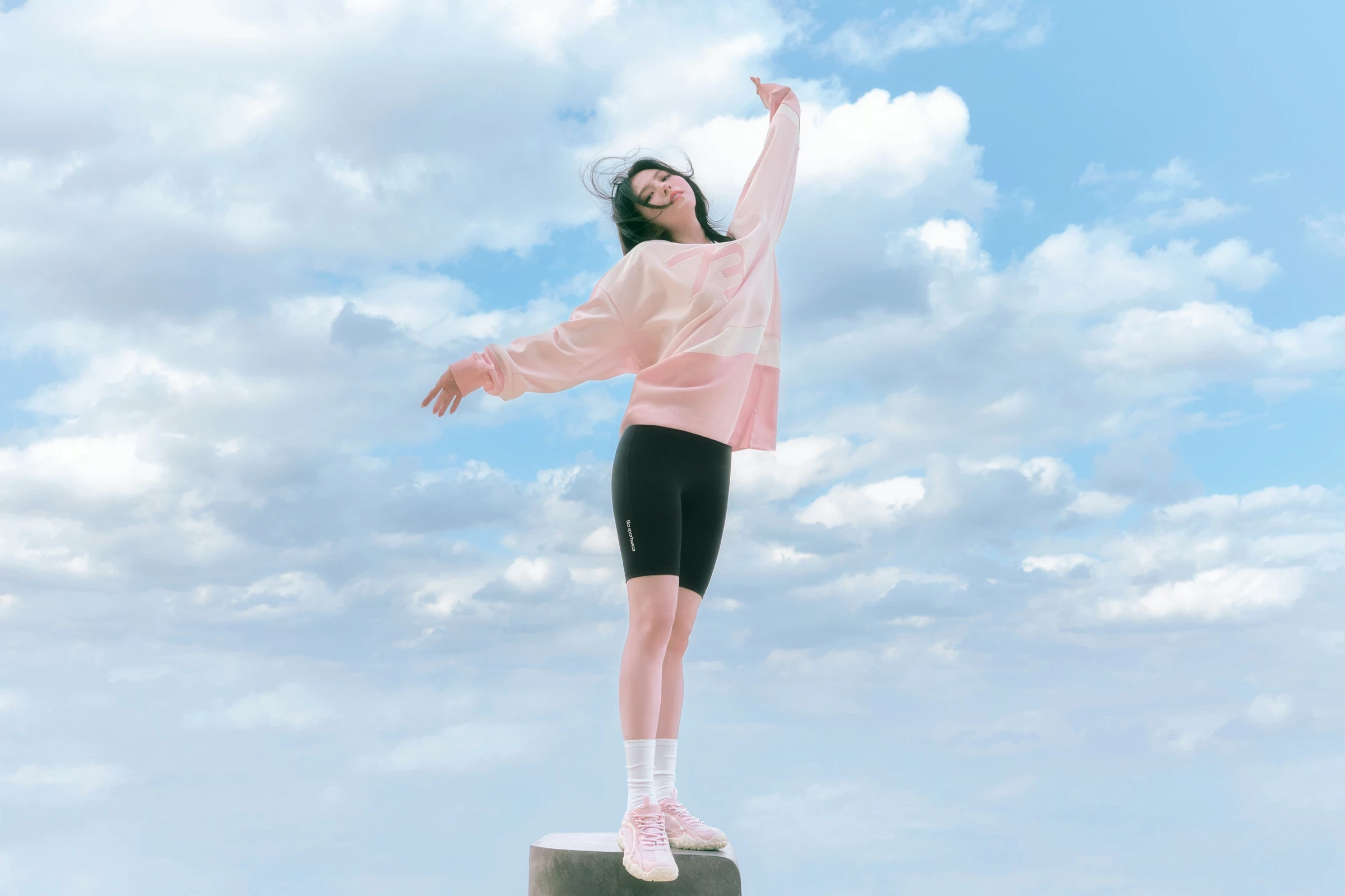  한소희(Han So-hee) 휠라 25SS 벚꽃 컬렉션 화보