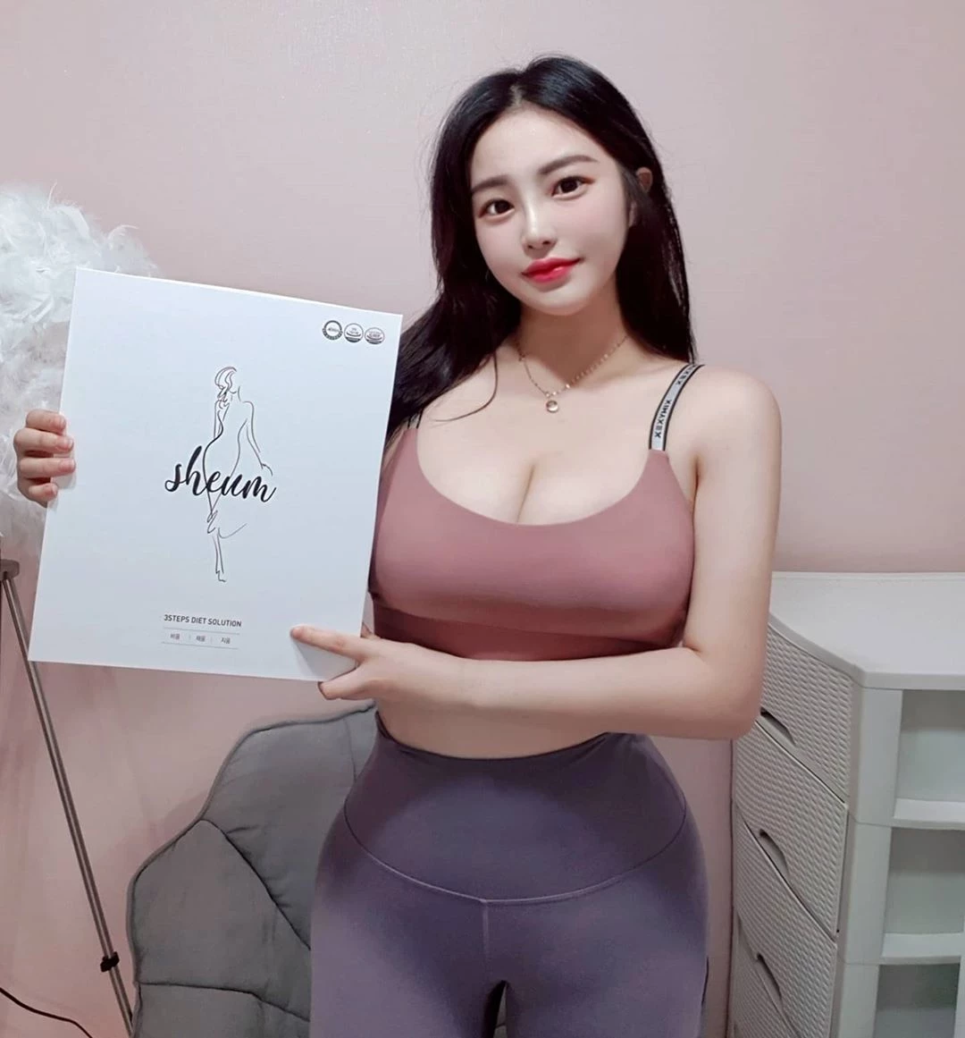  쩡이 天使脸孔+魔鬼身材：画面太香 第20张