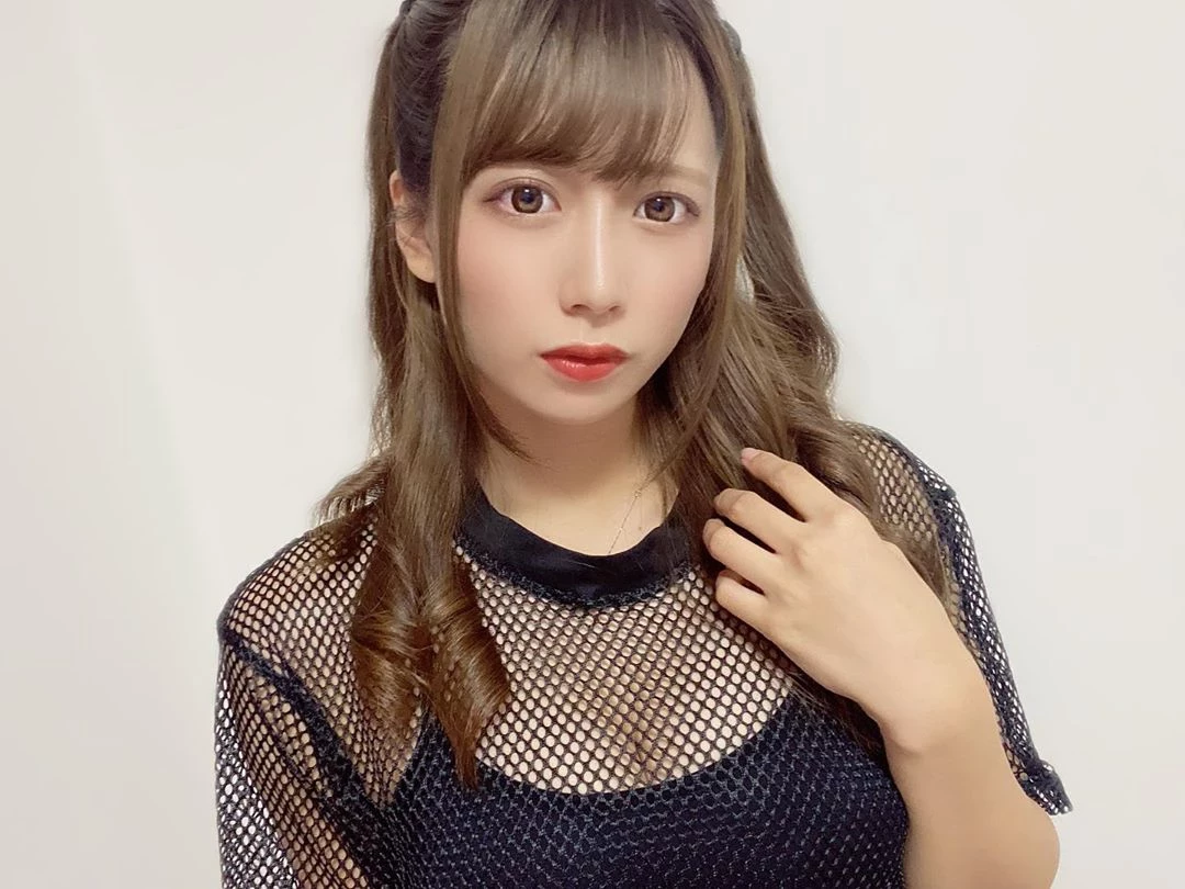  桜りん 天使脸孔魔鬼身材：视线完全离不开 第12张