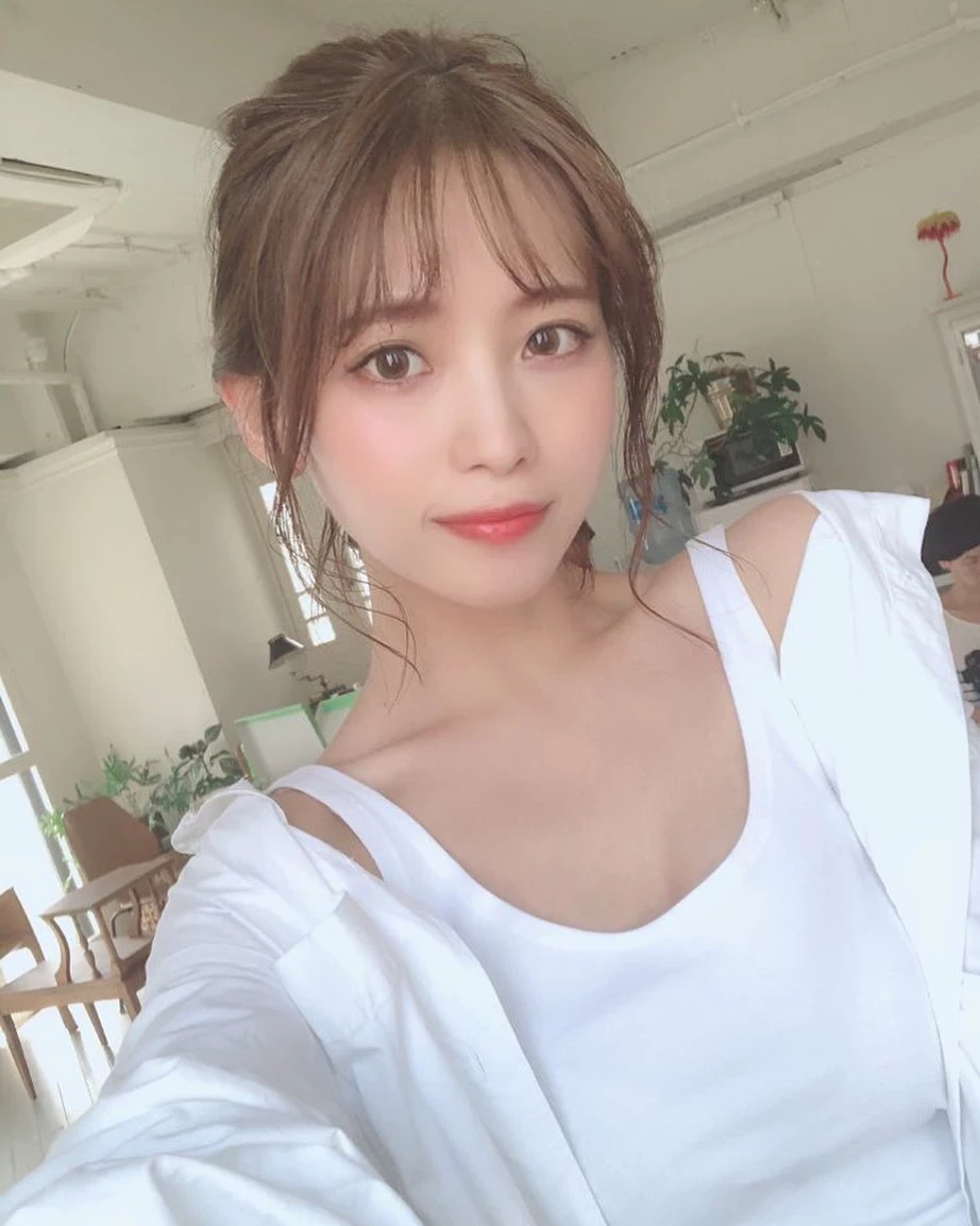  美乳赛车皇后 早瀬あや 暗藏着「水滴美乳」鲜嫩欲垂...断了男人理智 第14张