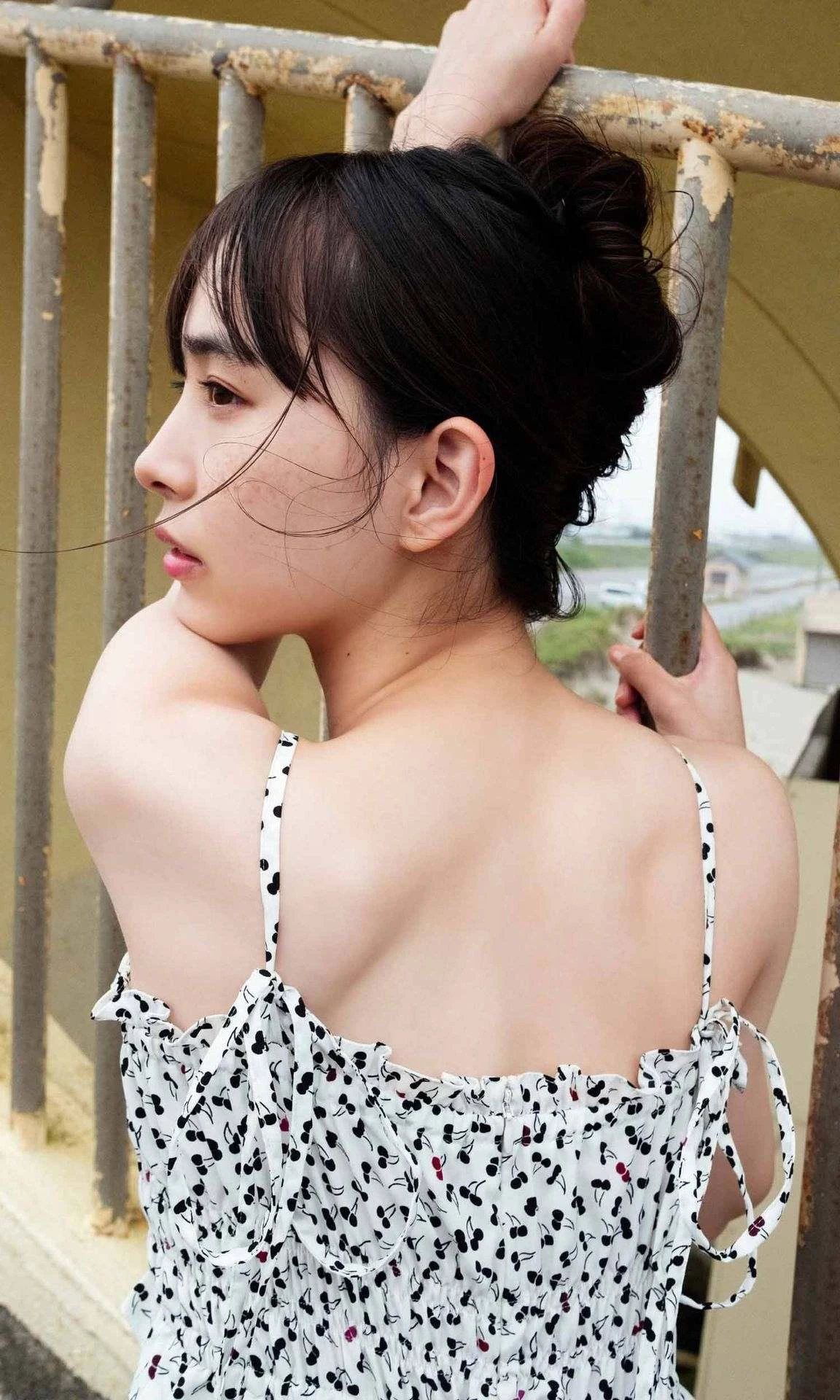  井桁弘恵 精緻五官下搭载「纤细白皙身材」 第10张