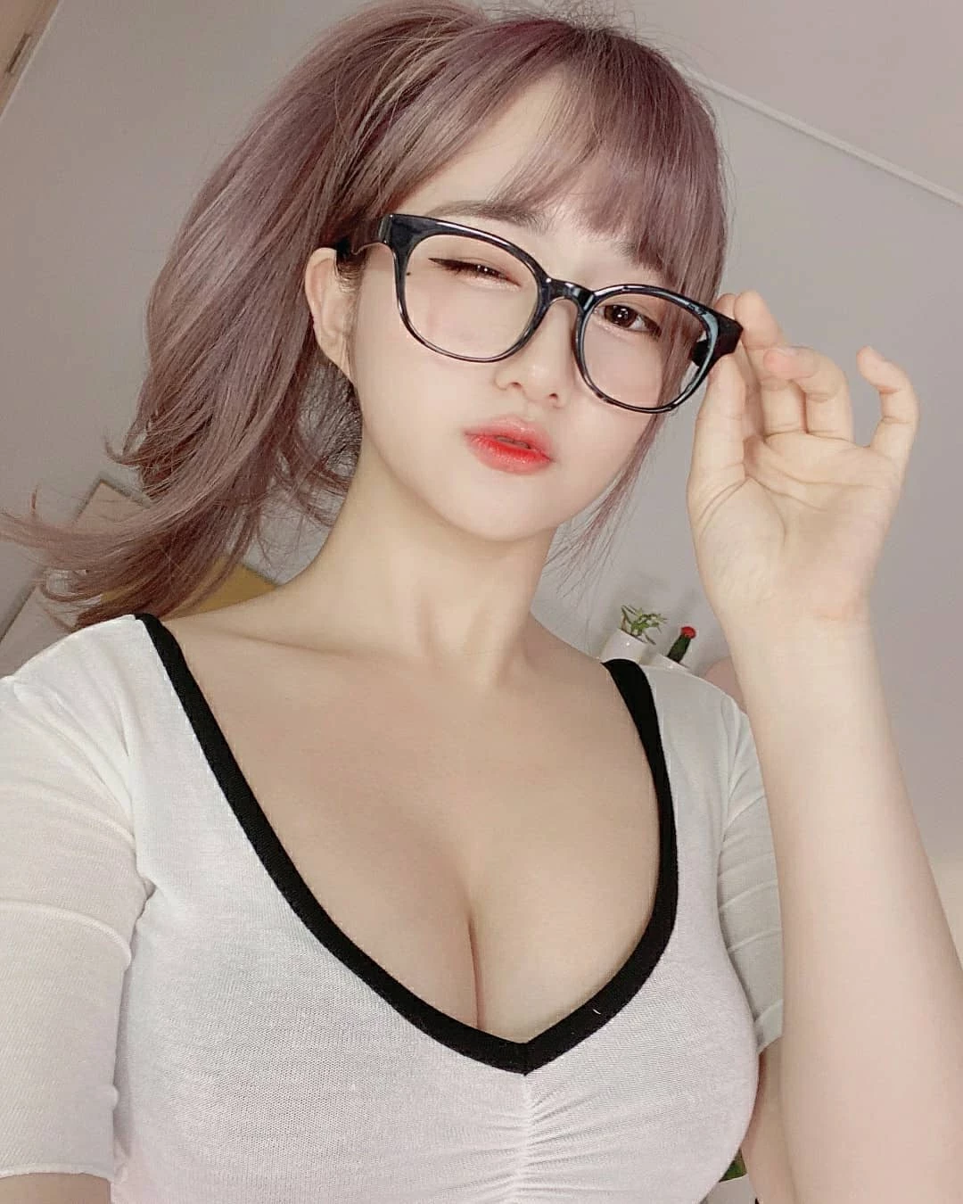  韩国模特한지나 白皙美乳这身材绝了.... 第14张