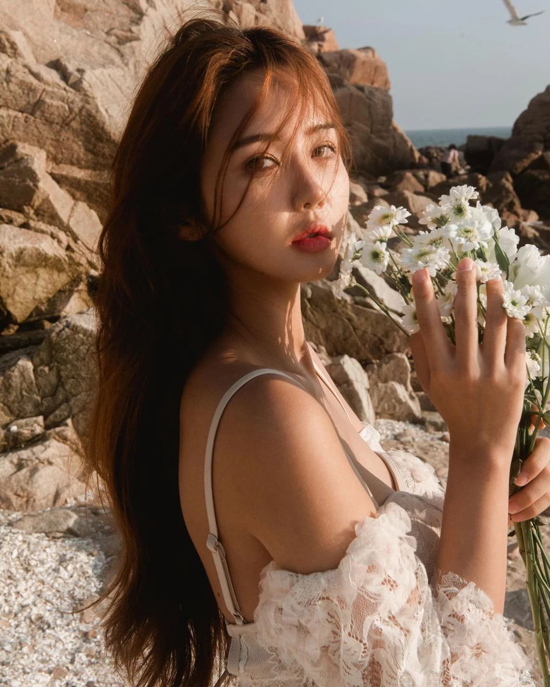  韩国火辣美女윤주 隐藏在衣服底下的大欧派喷发 第11张