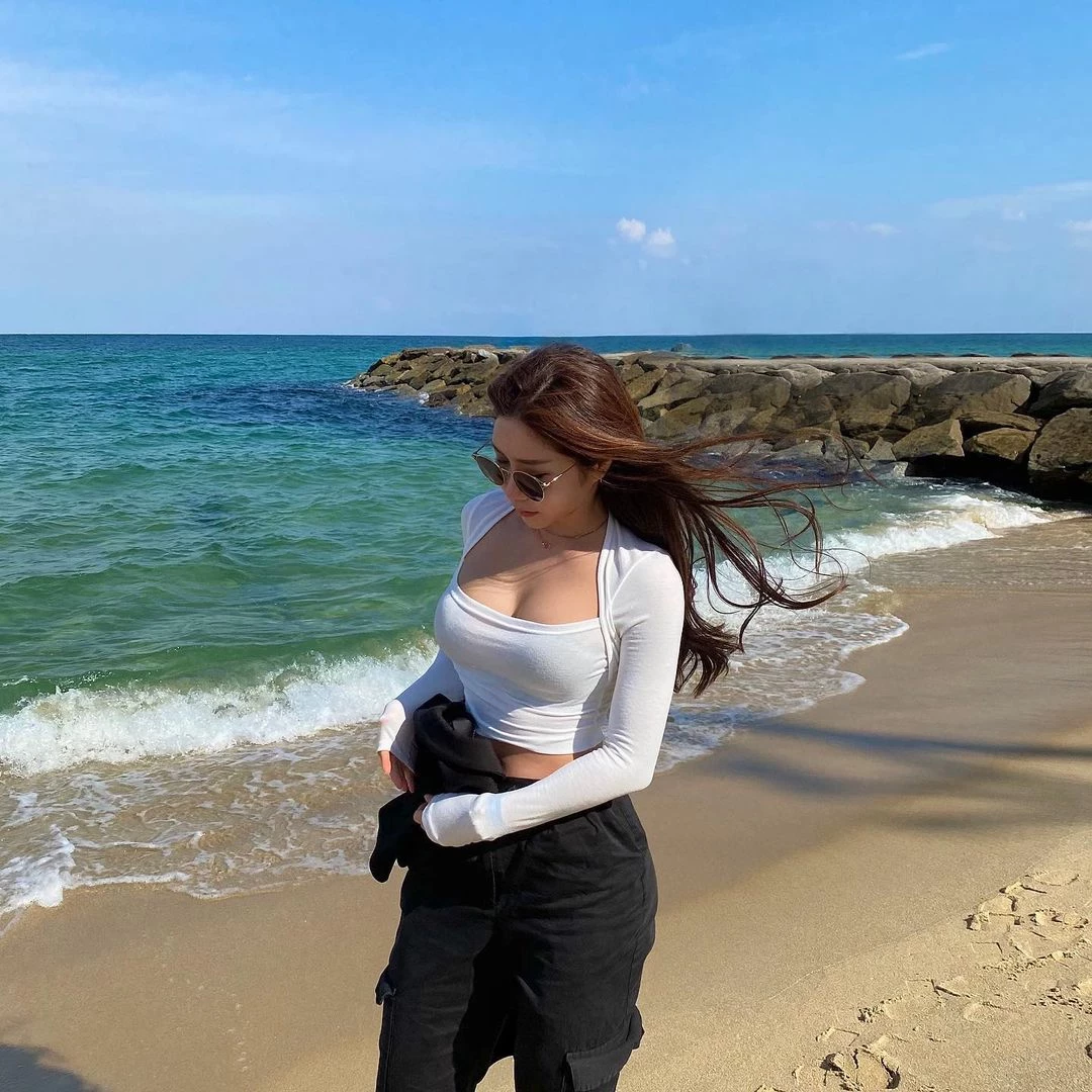  韩国正妹Nana 丰满身材怎么拍都好看 第7张