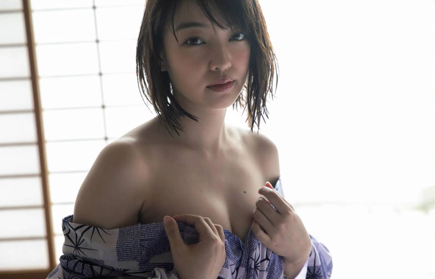  安藤遥 正妹兇器大露....深沟若隐若现让人石更到不行！ 第5张