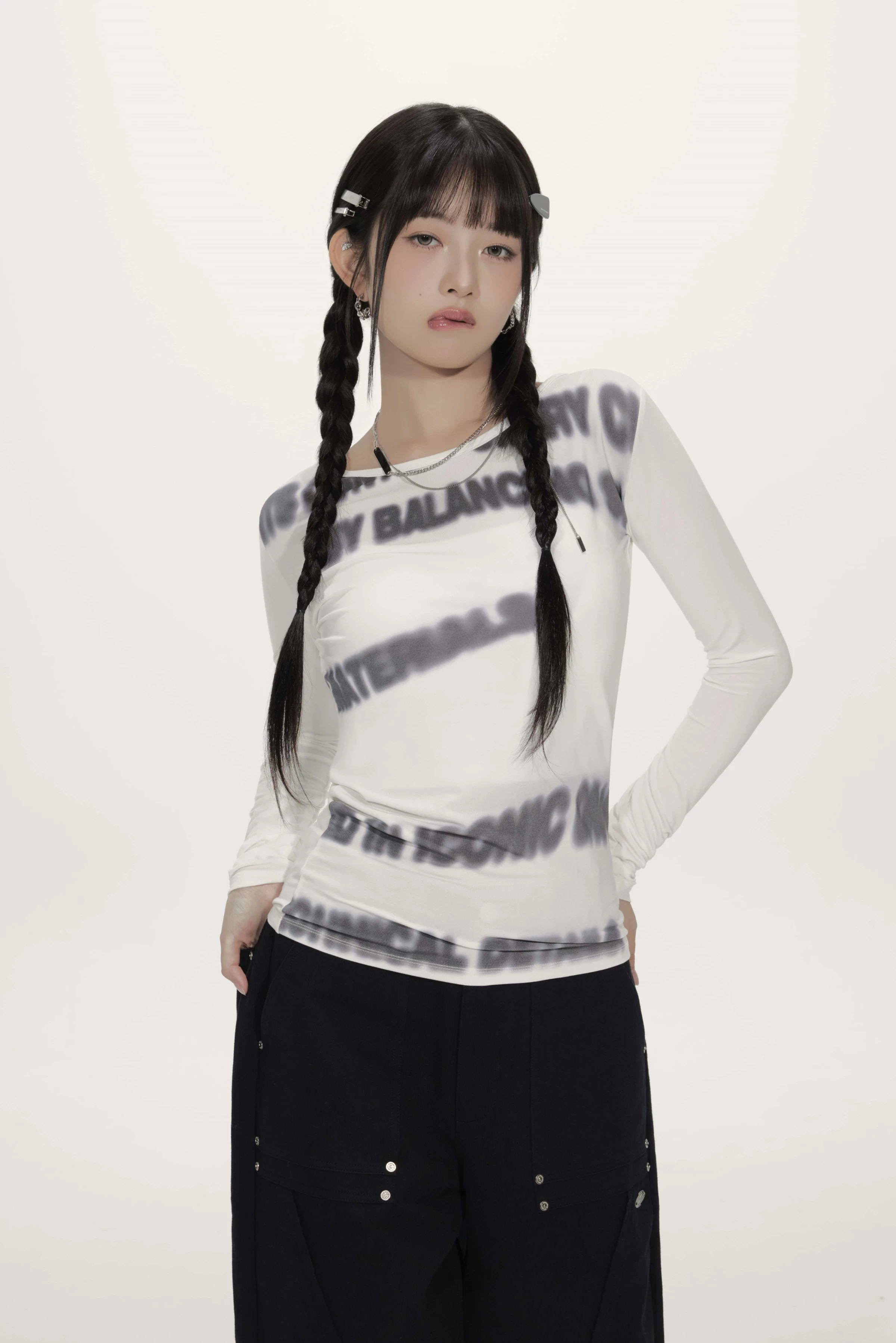  IVE(아이브) 레이(REI) 오프닝프로젝트 25SS 컬렉션 화보① 第3张
