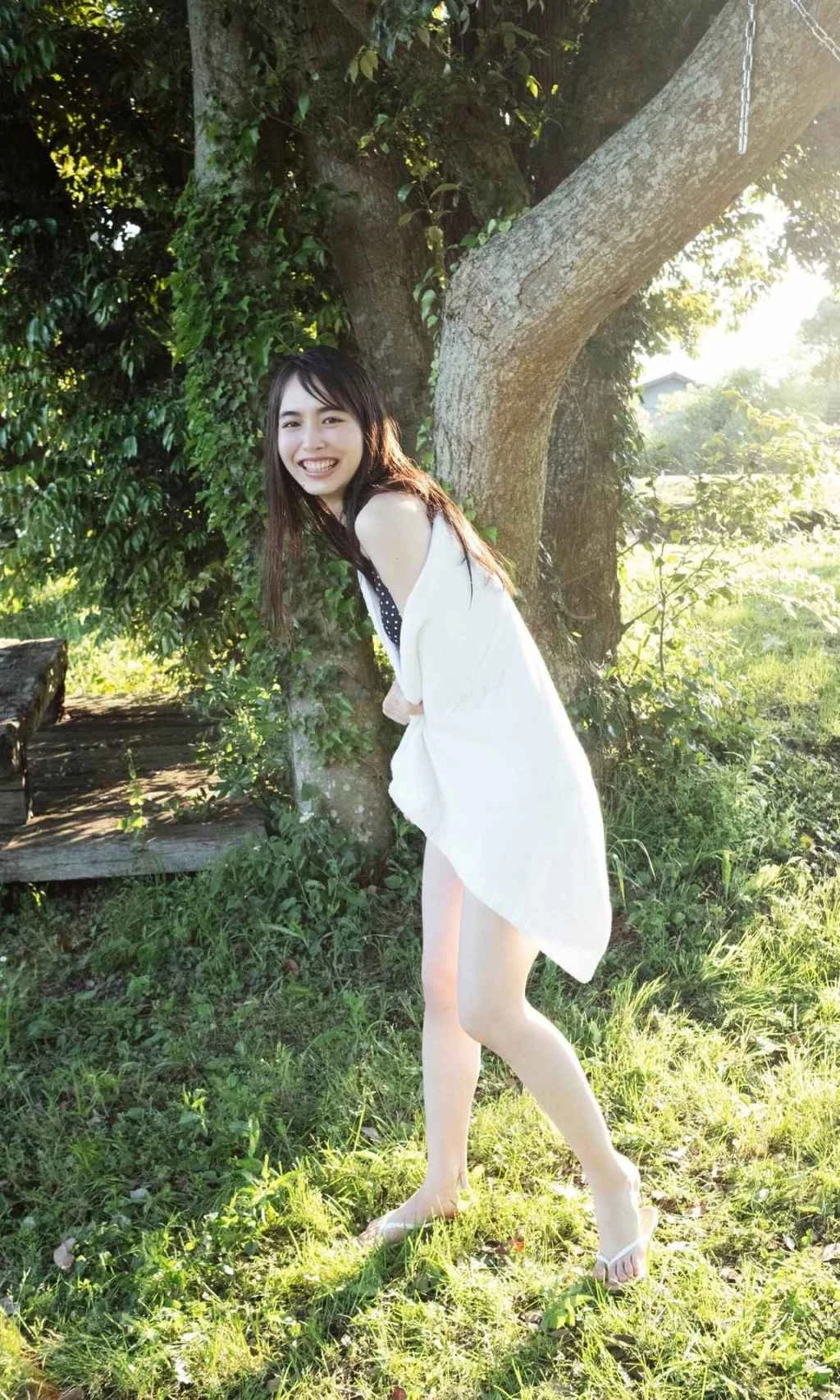  井桁弘恵 精緻五官下搭载「纤细白皙身材」 第30张