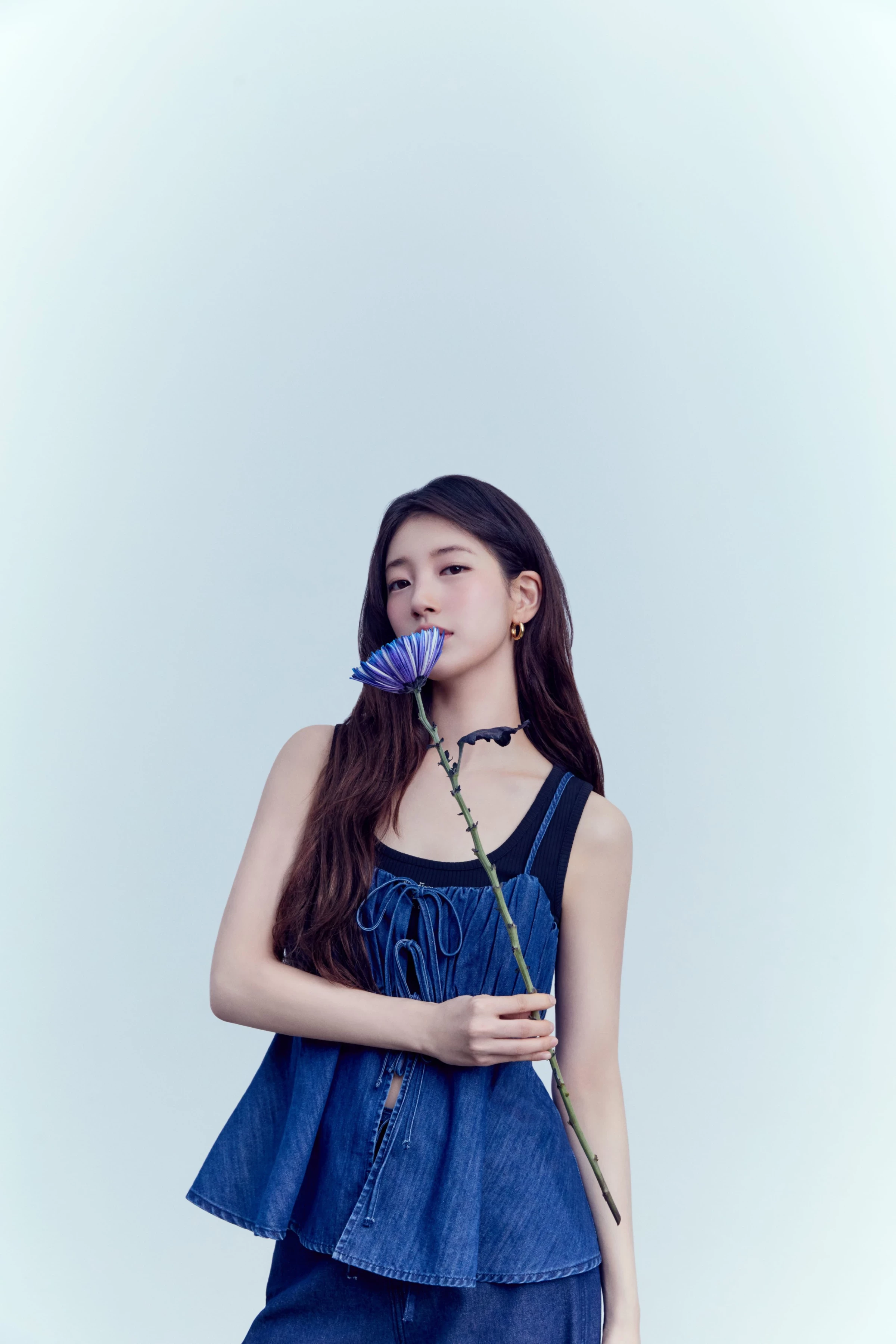  수지(SUZY) 게스 25SS 컬렉션 화보② 第17张