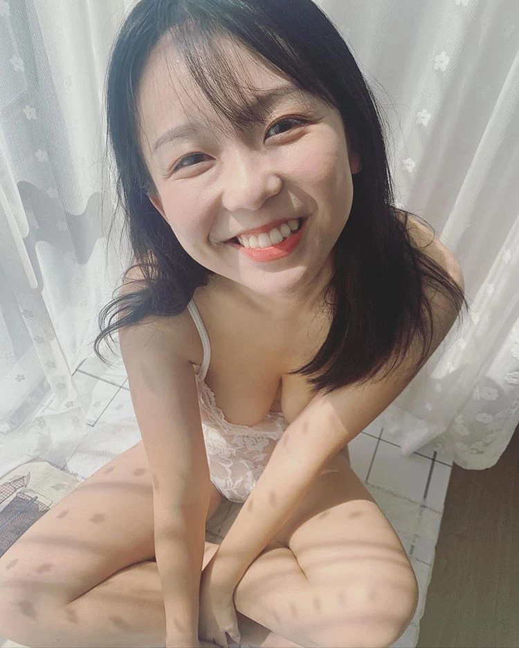  内地神级童颜巨乳摄影师待安娜 第2张