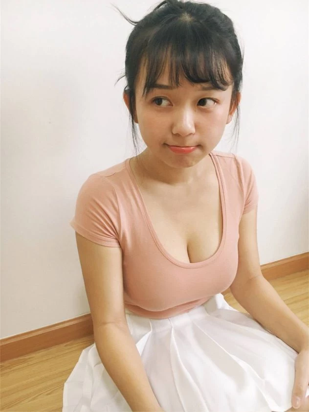  内地神级童颜巨乳摄影师待安娜 第12张
