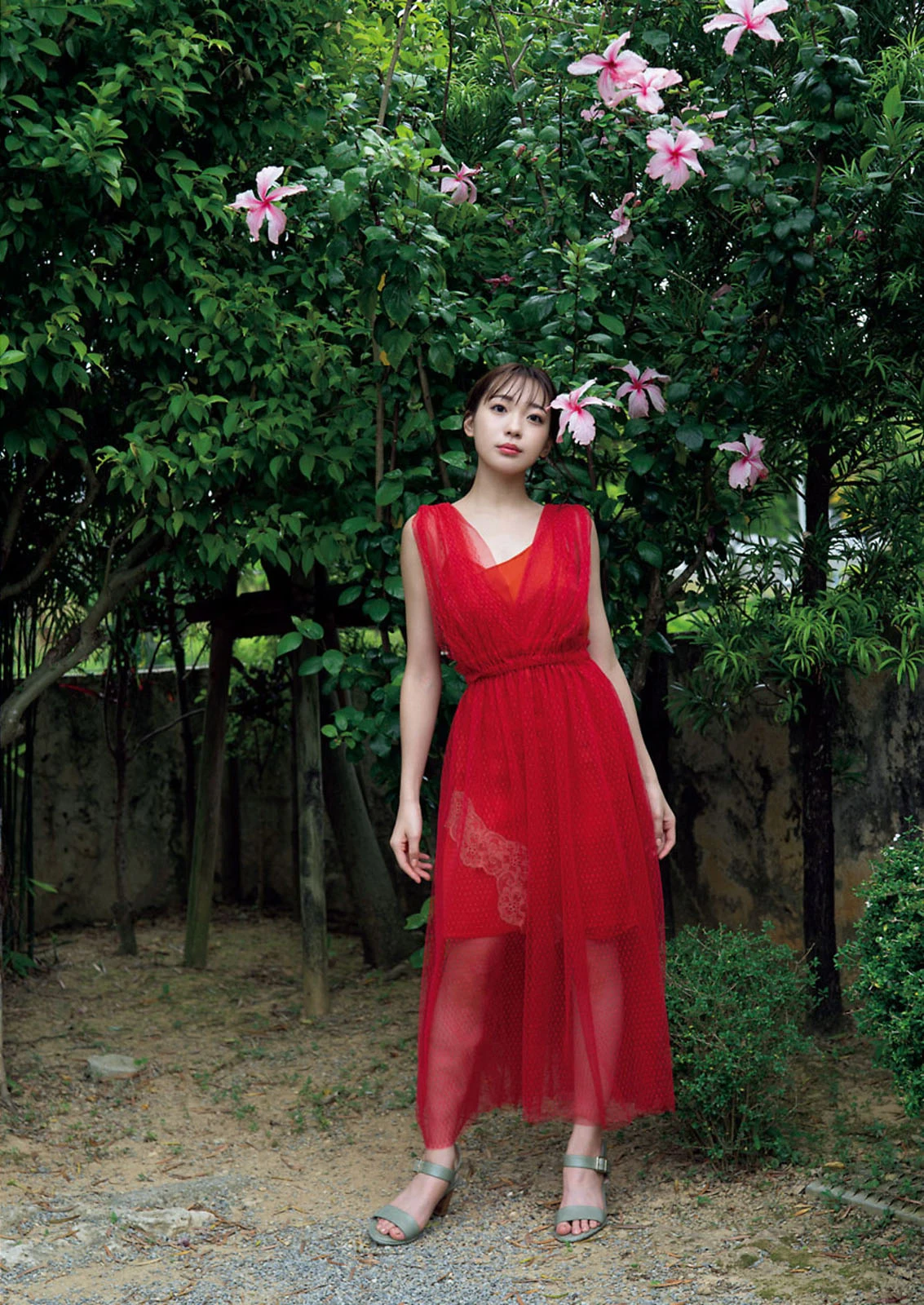 斉藤朱夏 性感大露「白皙美背」有够诱人！ 第4张