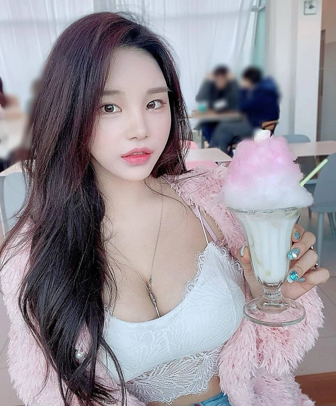  韩国美女쮸리 逆天匀称身材」勾起网友目光
