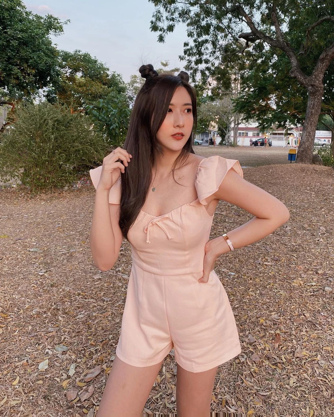  大马美女Jovin Chan 浑圆好坚挺…身体曲线让人看了受不了