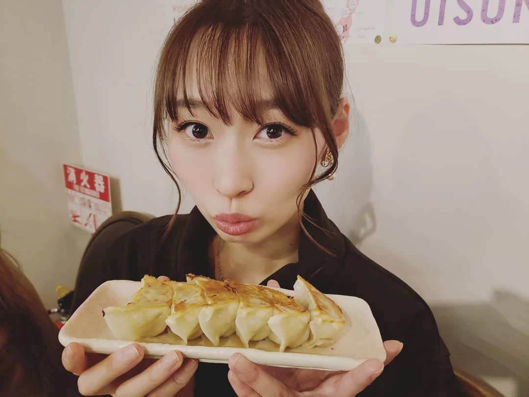  日野アリス 「超美胸型+白嫩美腿」感觉很辣！ 第9张