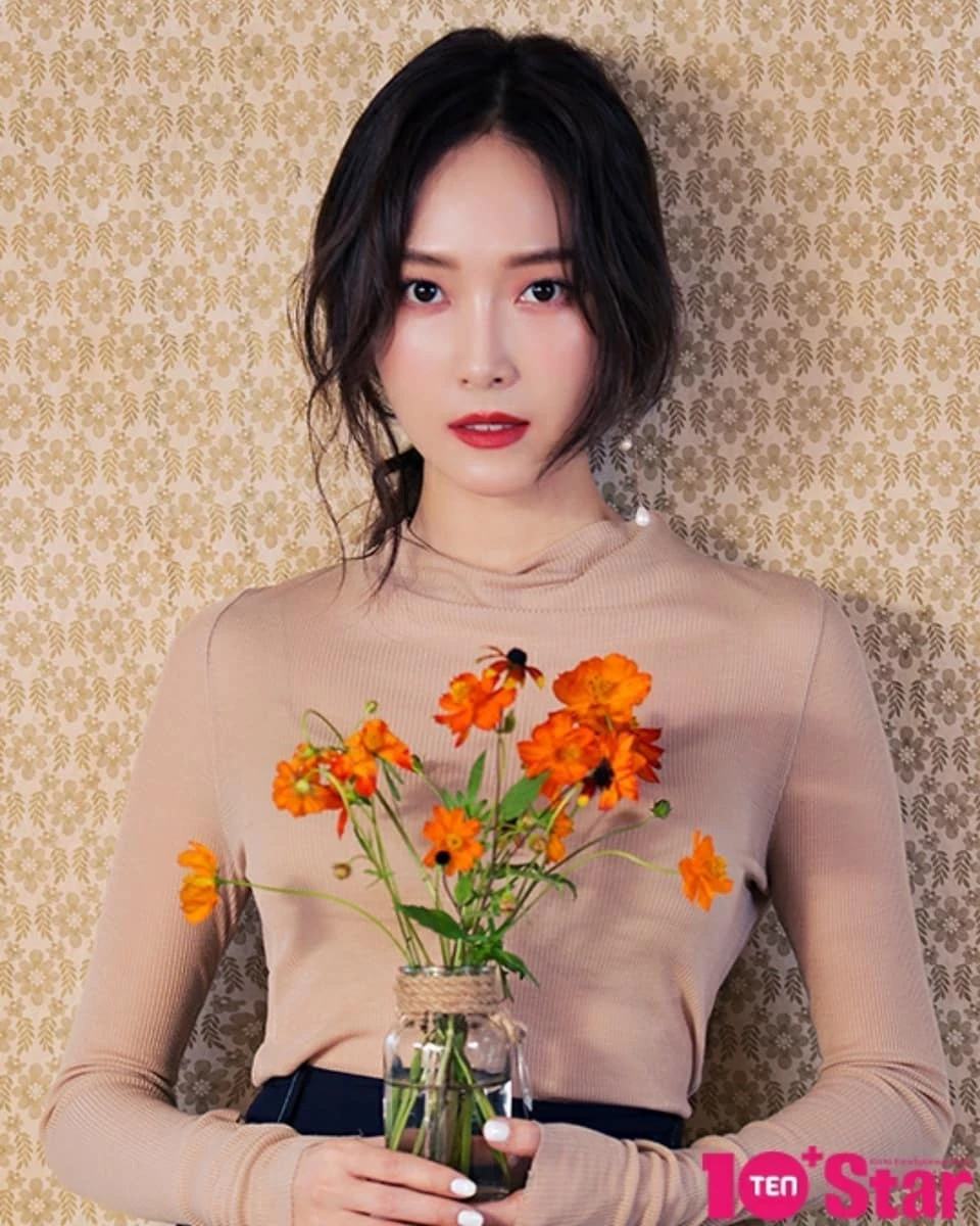  永远的女神Jessica 苗条身材露出白皙辣长腿 太诱人