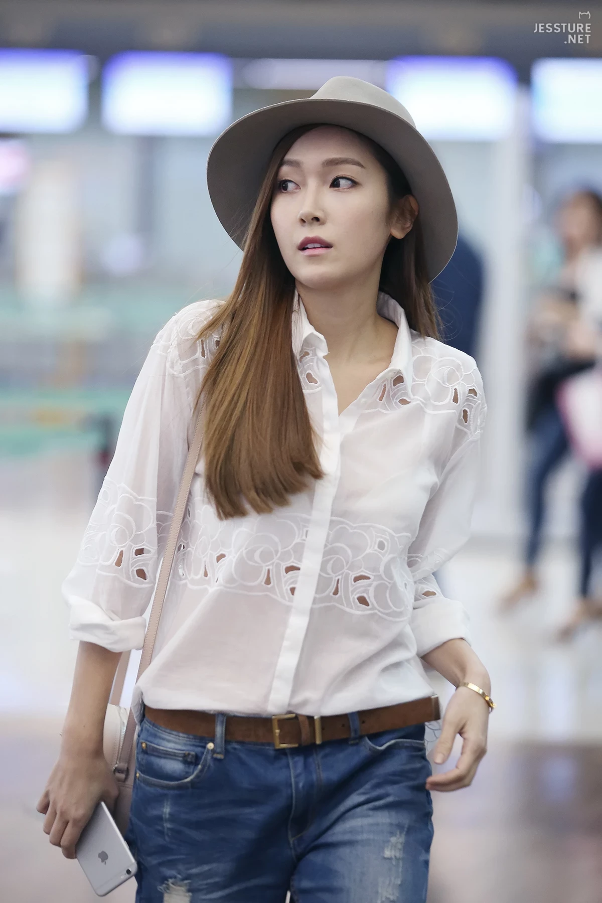  永远的女神Jessica 苗条身材露出白皙辣长腿 太诱人 第4张