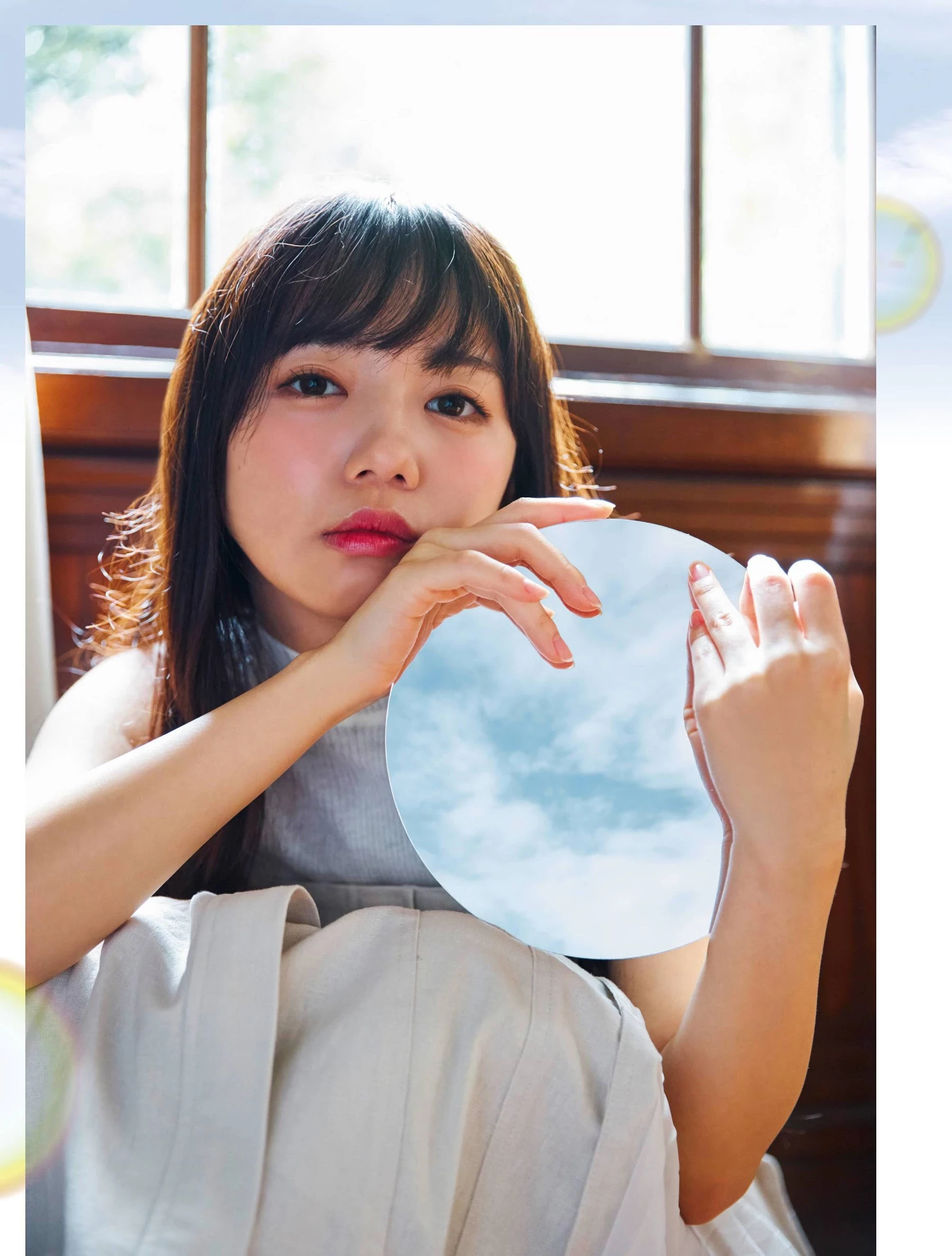  Platinum FLASH Vol.13 日向坂46 齐藤京子 雨上がり、君に虹が降る。 第14张