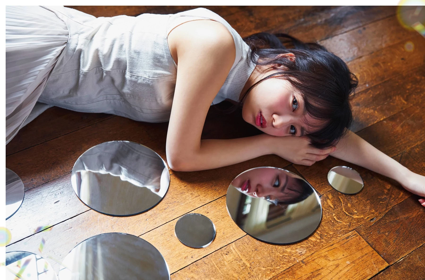  Platinum FLASH Vol.13 日向坂46 齐藤京子 雨上がり、君に虹が降る。 第10张