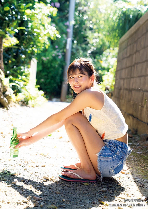  新井遥 阳光灿笑让人想恋爱 比基尼秀雪乳 第11张