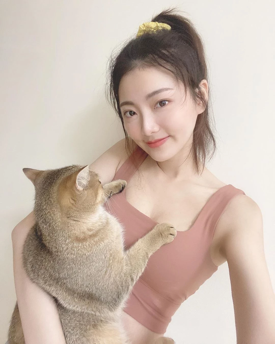  香港演员王卓淇 社群大晒长腿美照引人遐想 第7张