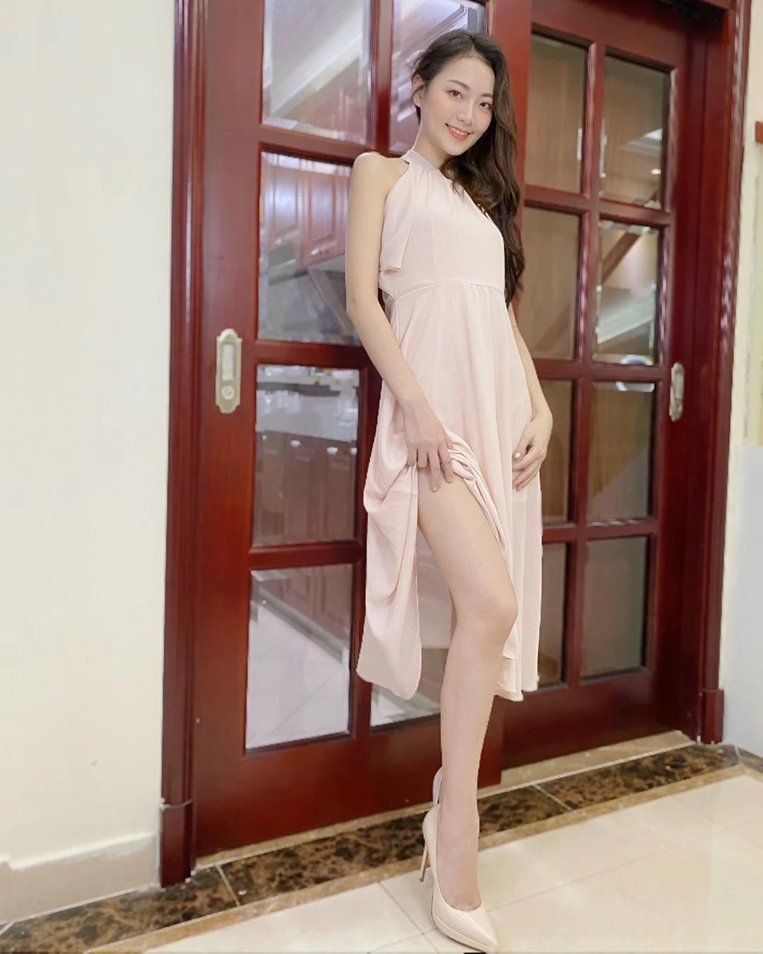  香港演员王卓淇 社群大晒长腿美照引人遐想 第13张